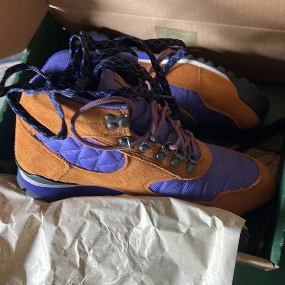 DANNER JAG QUILT HIKING BOOTS - WOMENS